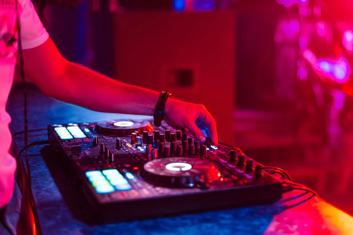 What is djing