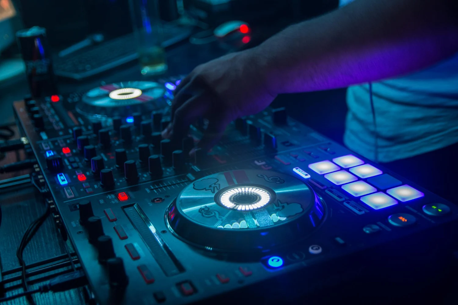 How to mix music